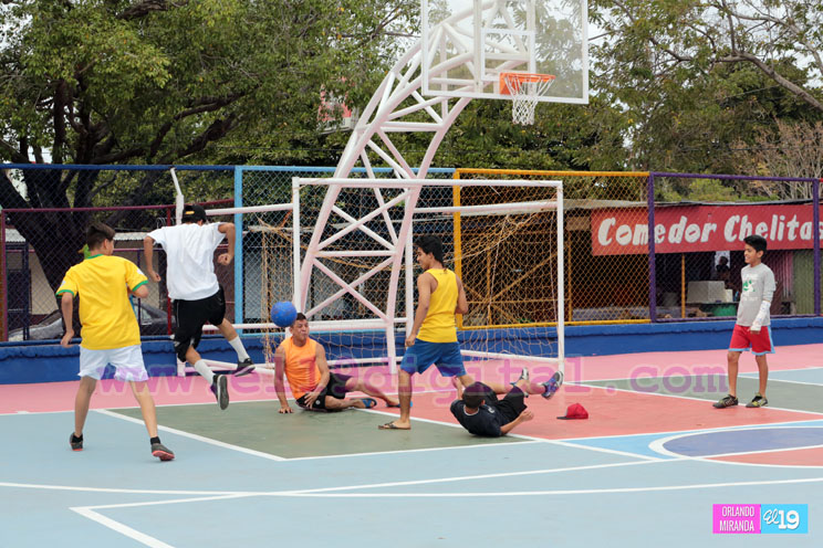 Inauguran hermoso parque en Monse&ntilde;or Lezcano